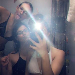 Meet your Posher, Arielle